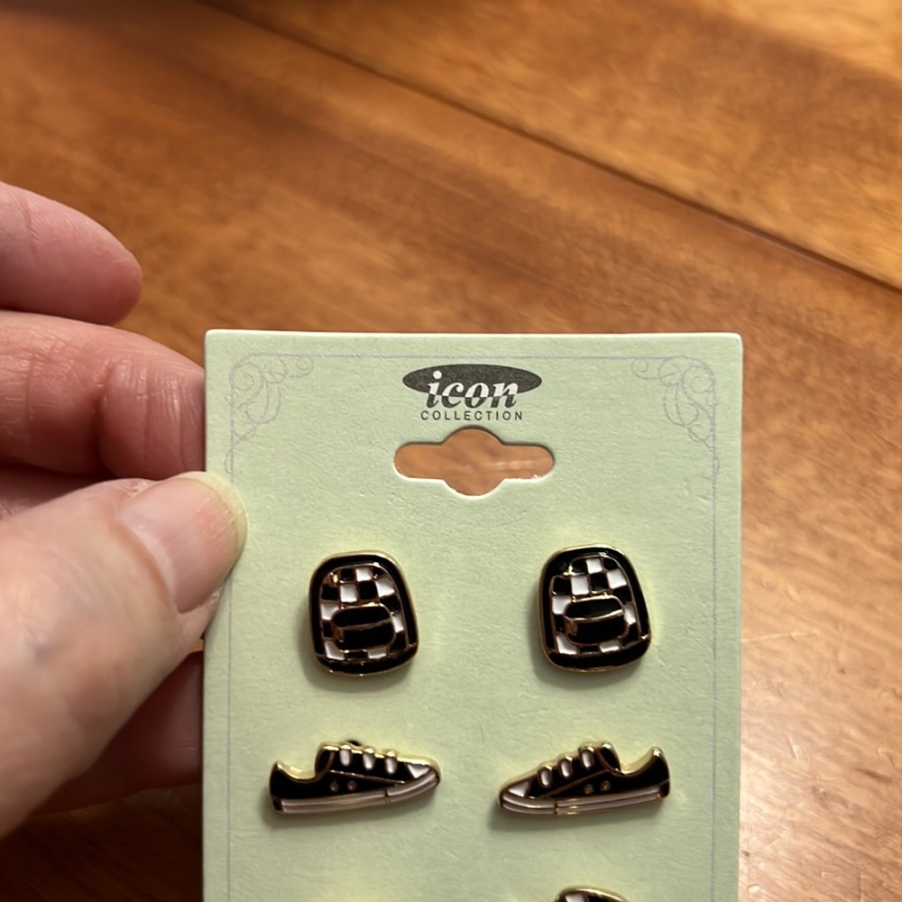 Black, white & gold earrings. Set/3. Trendy shoes, backpack & bucket hat. - Picture 2 of 7